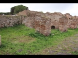 07774 ostia - regio iv - insula ii - terme del faro (iv,ii,1) - laeden li vom vestibulum- bli ri westen - 01-2024.jpg